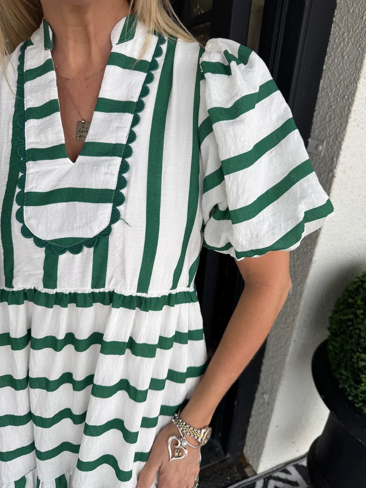 Limited time sale🔥Women's Short Bubble Sleeve Striped Dress With Pockets