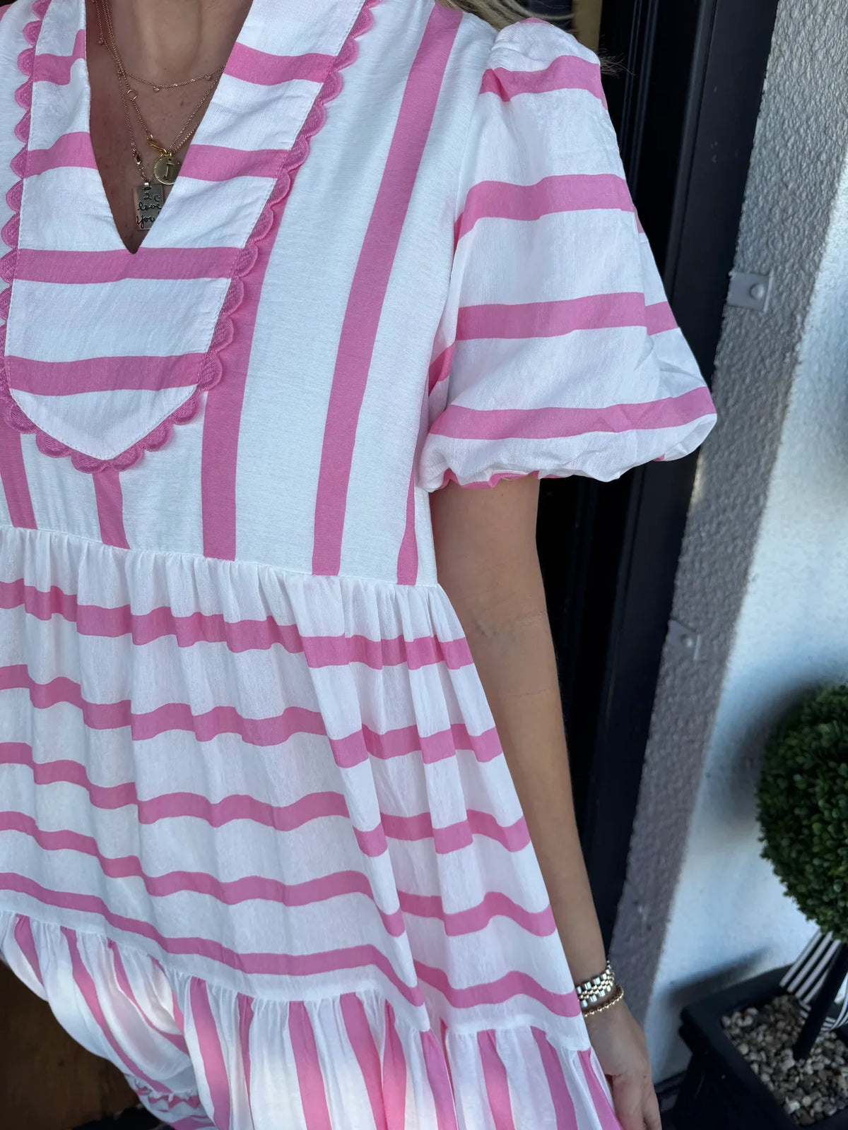 Limited time sale🔥Women's Short Bubble Sleeve Striped Dress With Pockets