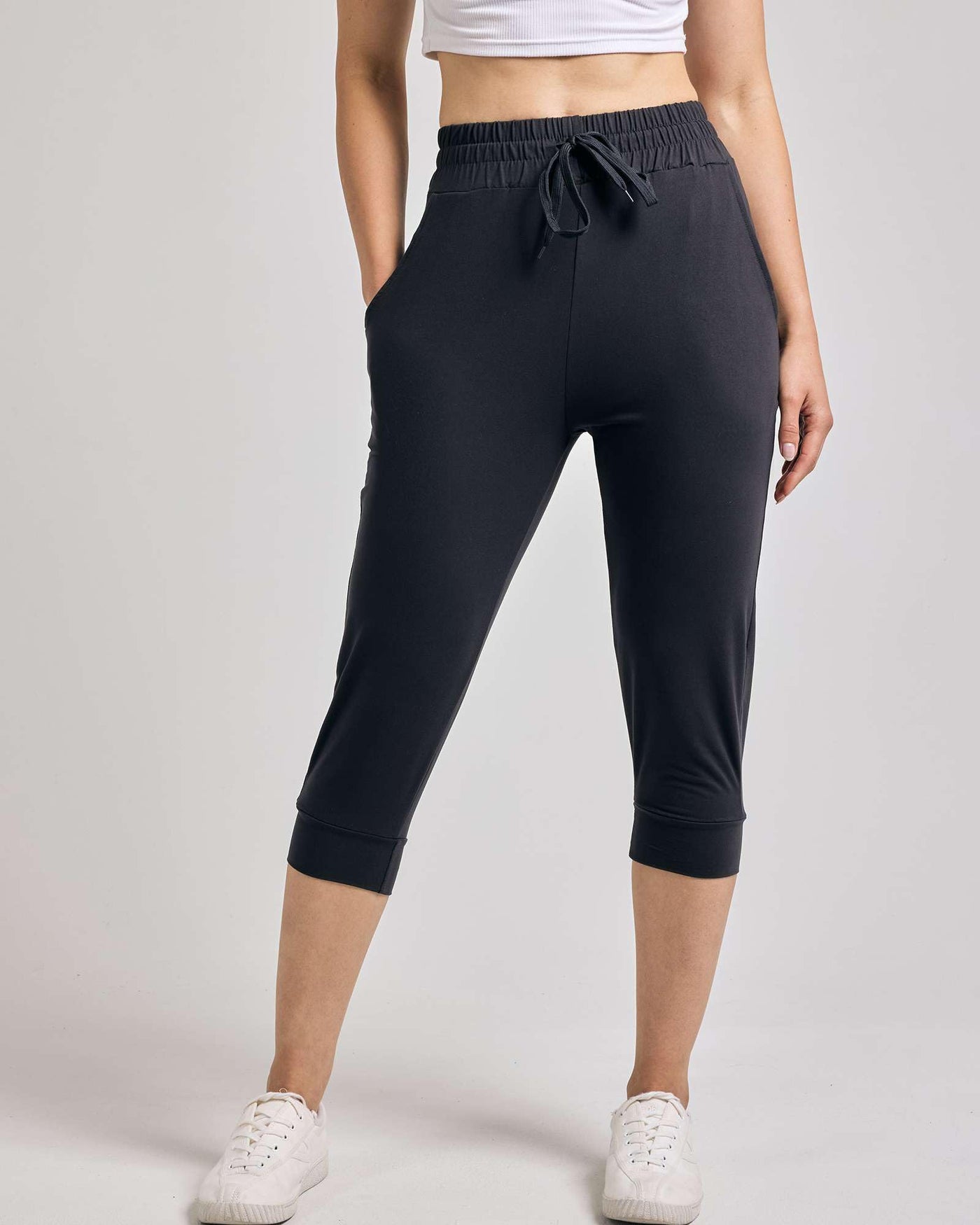 Women's Ultra Soft Lounge Capri Joggers Sweatpants Athletic Yoga with Pockets