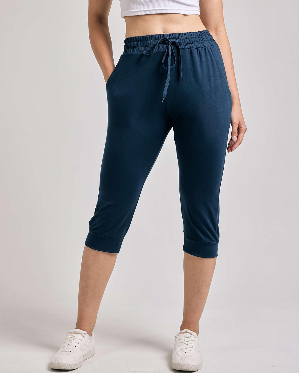 Women's Ultra Soft Lounge Capri Joggers Sweatpants Athletic Yoga with Pockets