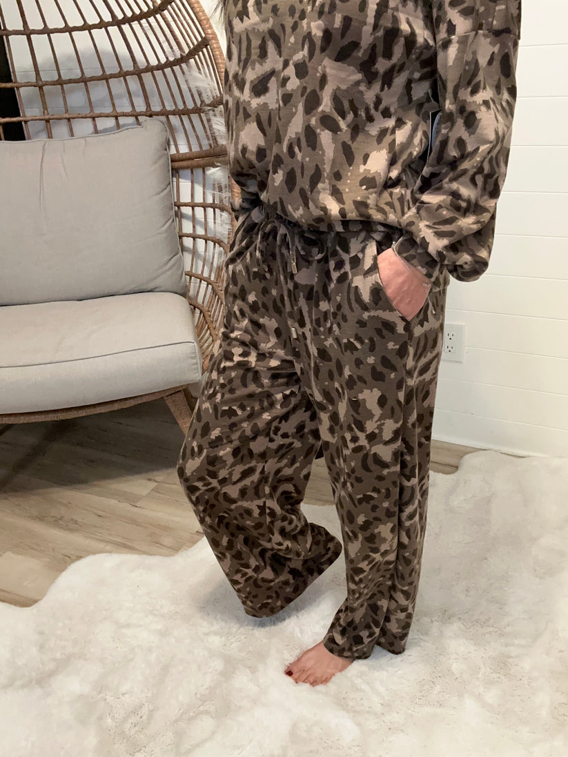 Limited time sale🔥Women's Cozy Leopard Print Two - Piece Set