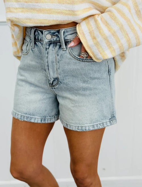 Women's Frayed Hem Denim Shorts With Pockets